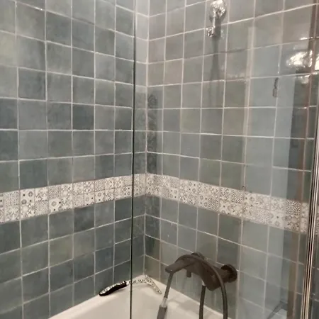 Les Cerisiere Nocleg ze śniadaniem