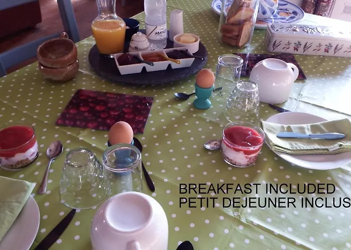 Les Cerisiere Bed and Breakfast